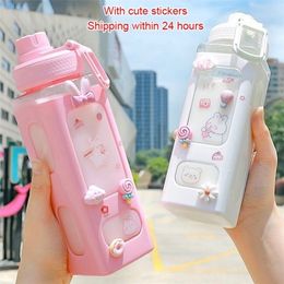 Waterflessen kawaii shaker pastel met stro 700 ml/900 ml plastic reistheelkam draagbare schattige gourde drinkcadeau voor meisje 221109