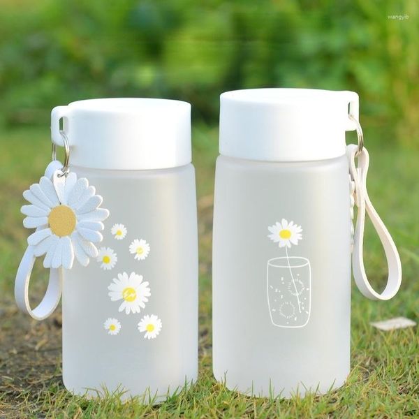 Bouteilles d'eau Petite marguerite Tasse en plastique Créatif Homme et Femme Étudiant Cadeau Anti Chute Tendance Extérieure Forêt Vente Directe 480 ml