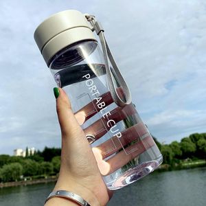 Waterflessen Sportfles voor studenten 600 ml Plastic shaker Draagbaar lekvrij drinkgerei Outdoor Reisdrank BPA-vrij