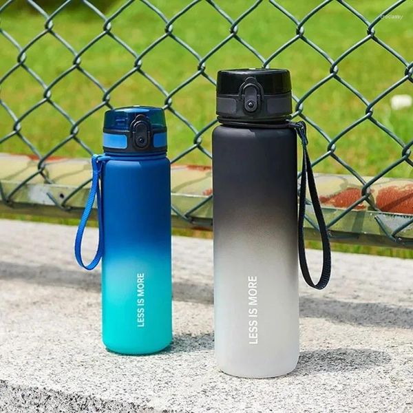 Bouteilles d'eau d'été de grande capacité de sport tasse en plastique anti-drop extérieur espace portable