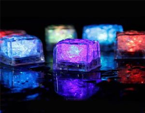 Watersensor sprankelende LED Ice Cubes Luminous Multi -kleuren gloeiend drinkbaar decor voor evenementenfeestje Wedding 0708079A166061466