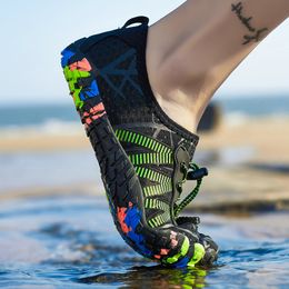 Water Schoenen Mannen Vrouwen Strand Camping Schoenen Zwemmen Water Aqua Schoenen Volwassen Unisex Aqua Platte Zachte Lopen Lover yoga Schoenen antislip sneakers 230710