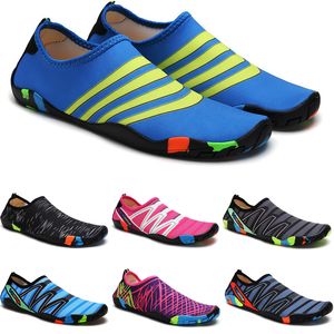 Chaussures d'eau Chaussures d'eau Femmes Hommes Slip On Beach Wading Pieds Nus Chaussures de Natation à Séchage Rapide Respirant Baskets de Sport Légères Unisexe 35-46 GAI-17 sp