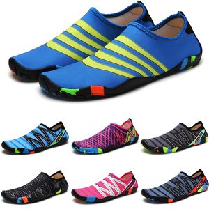 Chaussures d'eau Chaussures d'eau Femmes Hommes Slip On Beach Wading Pieds Nus Chaussures de Natation à Séchage Rapide Respirant Baskets de Sport Légères Unisexe 35-46 GAI-30 sp