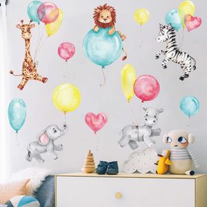 aquarel kleurrijke dieren met ballonnen muurstickers kinderkamer muurstickers babykamer muurstickers kunst muurschilderingen PVC
