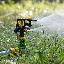 Wateringsuitrusting 360 graden roterende verstelbare tuin roterend mondstuk met 1/2 3/4 draad met dubbele uitlaat rocker sprinkler water irrigatie