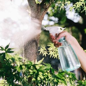 Équipements d'arrosage Bouteille de pulvérisation de 500 ml avec eau en plastique pressée à la main pour les outils de fleurs de jardinage