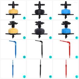 Équipements d'arrosage Irrigation 2L / 4L / 8L Goutteur à débit constant avec connecteur croisé de tuyau d'eau à 4 voies de 1/8 "4/7mm à 3/5mm