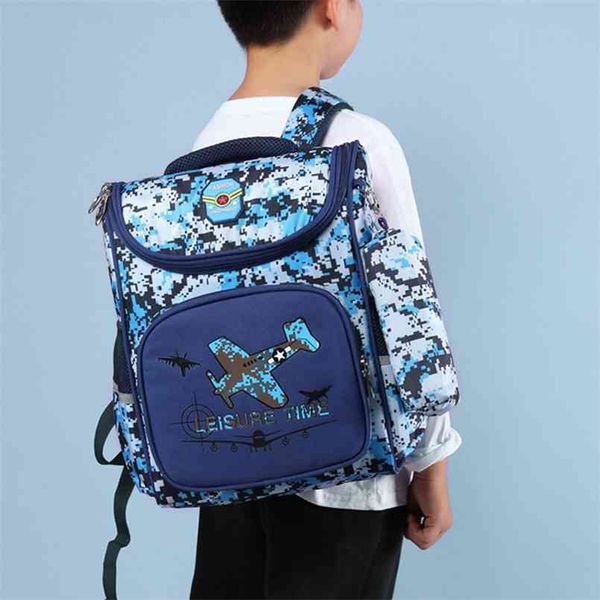 Sacs d'école en nylon imperméables pour garçons Camouflage Enfants Cartable Portefeuille Jeux Sac à dos Élèves du primaire Sac Grade 1-3 210809