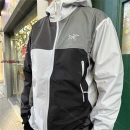 Waterdichte shell jassen co -merk zwart en wit blok verwikkelde trendjacks outdoor sprint jassen 7suh