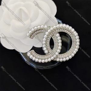 Broches à bord ondulé, en perles et strass, boucle polyvalente pour vêtements, décoration, broches, bijoux