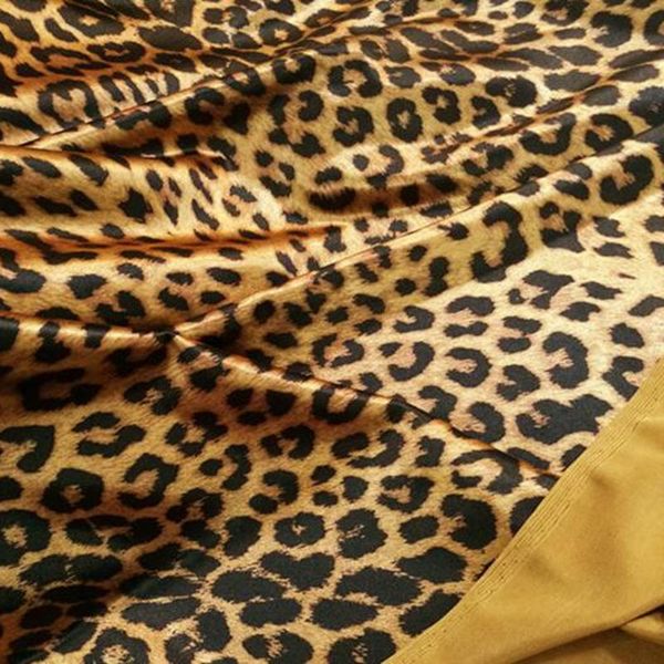 Ropa elástica para traje de baño, tela satinada brillante de LICRA, tejido de punto, estampado de leopardo marrón, tela suave, costura artesanal, medias para escenario, ropa deportiva