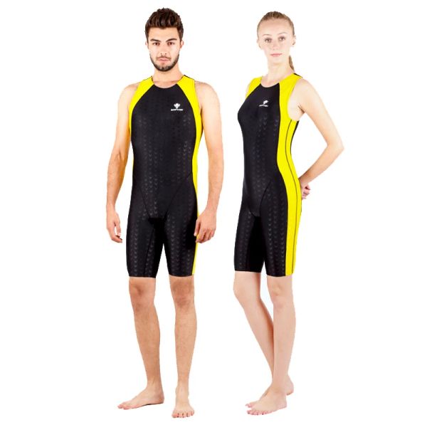 Porter des maillots de bain de maillot de bain féminin nageant une pièce combinaison de maillot de bain de maillot de bain de requin compétitif et de maillot de bain