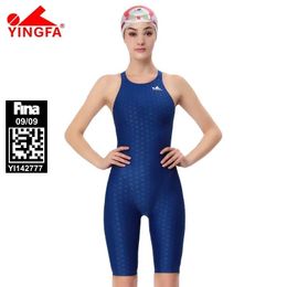 Porter yingfa fina approuvé un costume de natation
