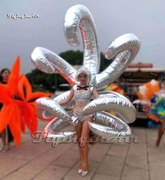 Wearable opblaasbare vleugelparade kostuum walking Blow Up Tentacle Suit voor podiumshow