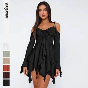 Lang patchwork dragen bovenop een Camisole -jurk voor Halloween -uitvoeringen, onregelmatige korte rok F51439