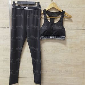 Sangle Lettres Femmes Survêtement Réservoirs Sportifs Leggings Tenues De Yoga D'été Sans Manches Rembourrées Tenues De Yoga Mode Femmes Sportswear Recadrée Singlet Survêtements