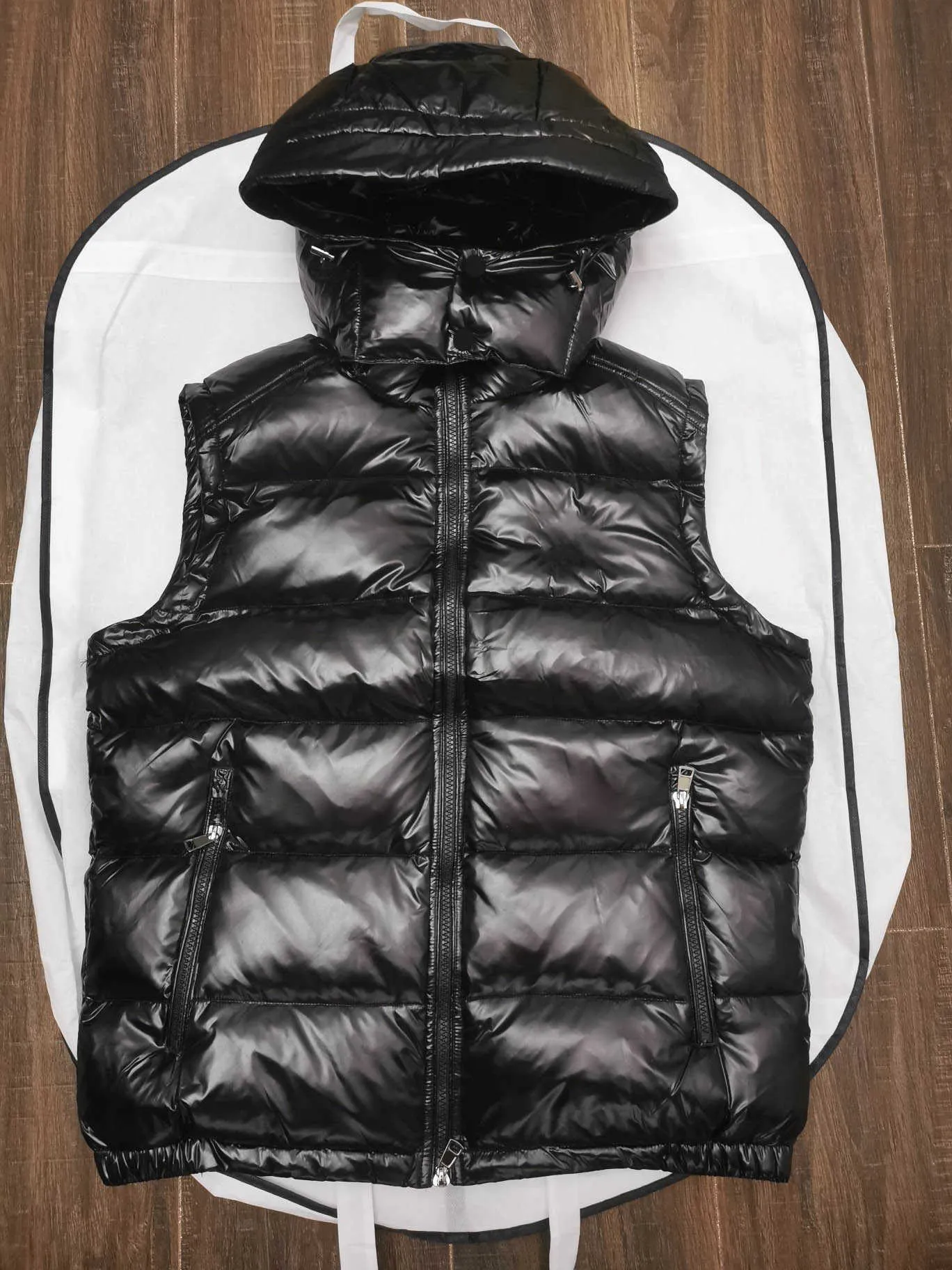 Monclair Winter Jacket Men Gilet Down Vest Designer Vests Hooded Outerwear High Quality Mens Stand up Collar Classic Style Black Short Vests