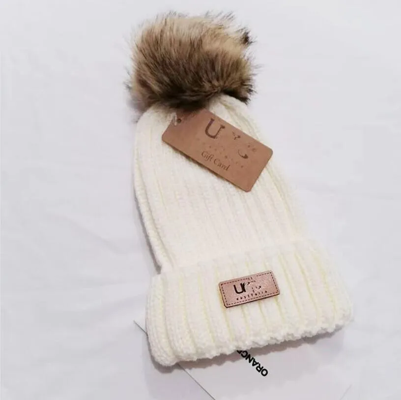 Bonnet Cap Hommes Designer Seau Chapeaux Nouvelle Mode Femmes Dames Chaud Hiver Bonnet Grande Fausse Fourrure Pom Poms Bobble H