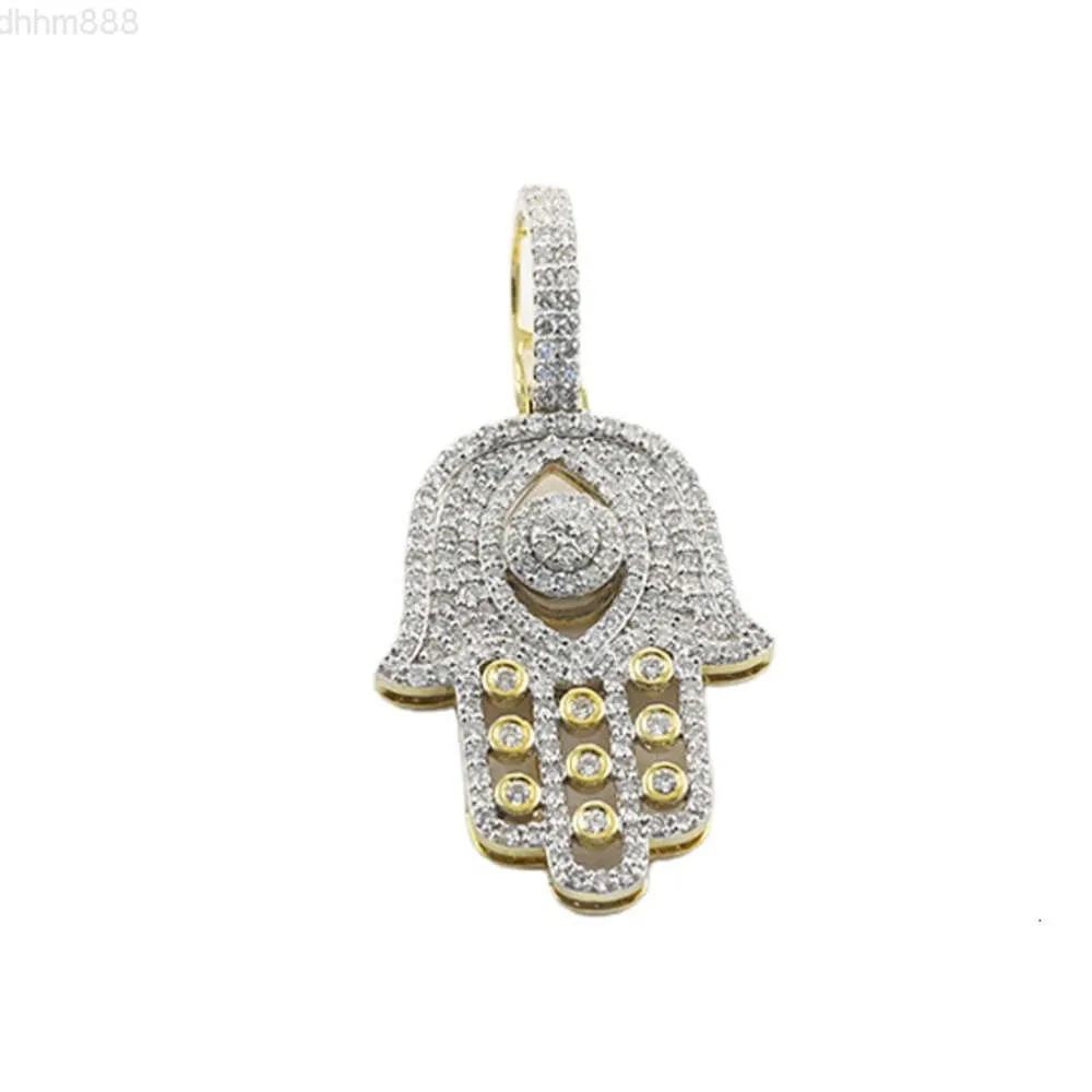 Charme glacé en forme de paume deux tons en argent sterling 925 Hip Hop Vvs Moissanite diamant pendentif en gros fabricant forme Inde