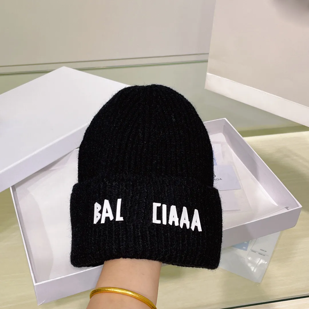 Gorros Gorro Diseñador Prendas de punto Temperamento Gorro versátil Tejido de punto Letra cálida Diseño prevalente Sombrero de regalo de Navidad