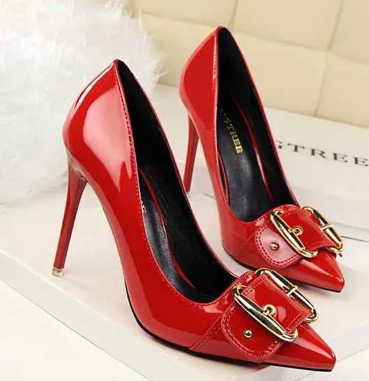 2017 sexy was thin with high heels shallow mouth pointed patent leather belt buckle red women single shoes