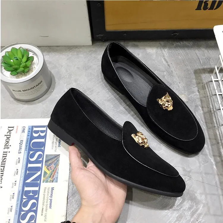 Hot sales Fashion Soft Artificial Leather Breathable Men`s Shoes Slip-on Mocassins Men Loafers black brown wedding mens dress shoe M587