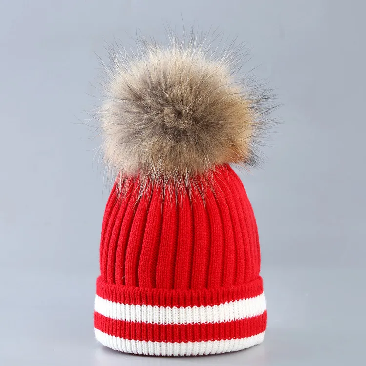 Hot Sales Bursts Varm Vinterhatt Kreativ Stava Färg Stripes Boll Wild Stick Hat Style Mössor Kepsar Xmas Gift Partihandel