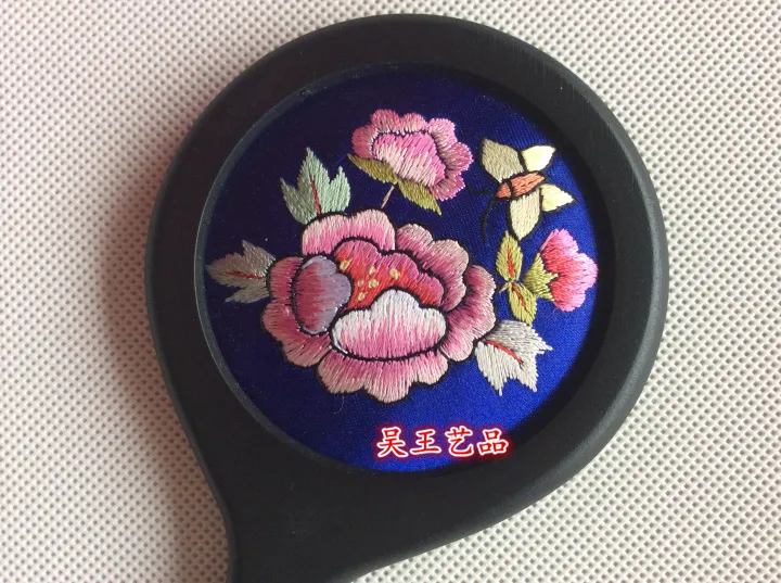 New Arrive Fine Hand Embroidery Handle Compact Mirror Gifts High quality Silk Peony Portable Makeup Mirrors with Boxes6128227