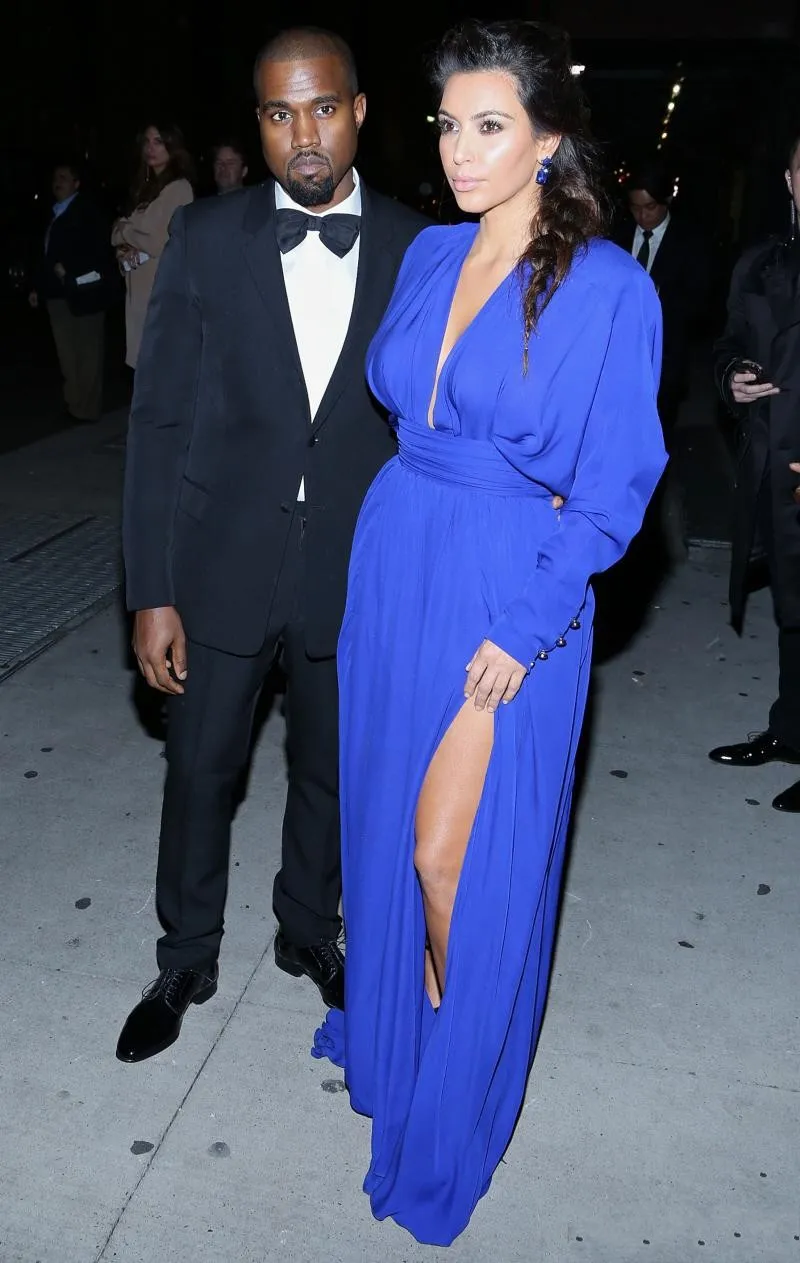 Kim Kardashian Deep V couche à manches longues Royal Bleu côté fente Longueur du sol rouge robes de célébrité