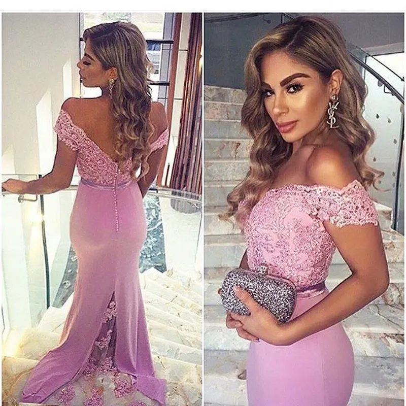 2016 Light Purple Off Shoulder Bridesmaid Dresses for Wedding Lace Beaded Mermaid Formella festklänningar med Buttons Maid of Honor DR2726469