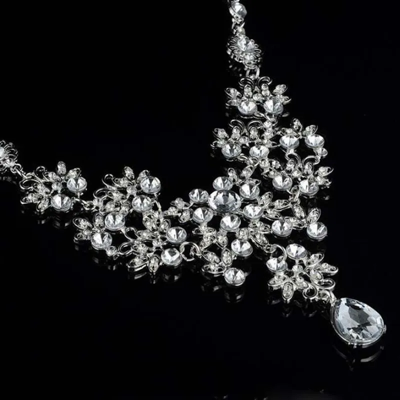 Set di orecchini con collana di strass di cristallo a goccia d'acqua Set di gioielli da sposa festa di nozze Accessori feste ragazze da donna