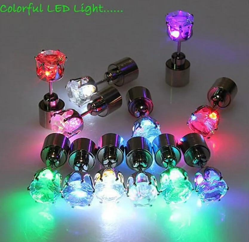 Nouveauté LED clignotant lumière en acier inoxydable strass oreille boucles d'oreilles mode bijoux rave jouets cadeau 8 couleurs LED boucles d'oreilles livraison gratuite