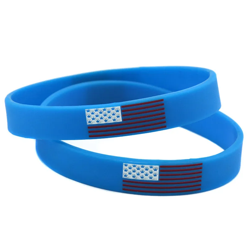 100 Stück amerikanische Flagge, Silikonkautschuk-Armband, mit Tinte gefülltes Logo, blau und weiß, Erwachsenengröße als Werbegeschenk