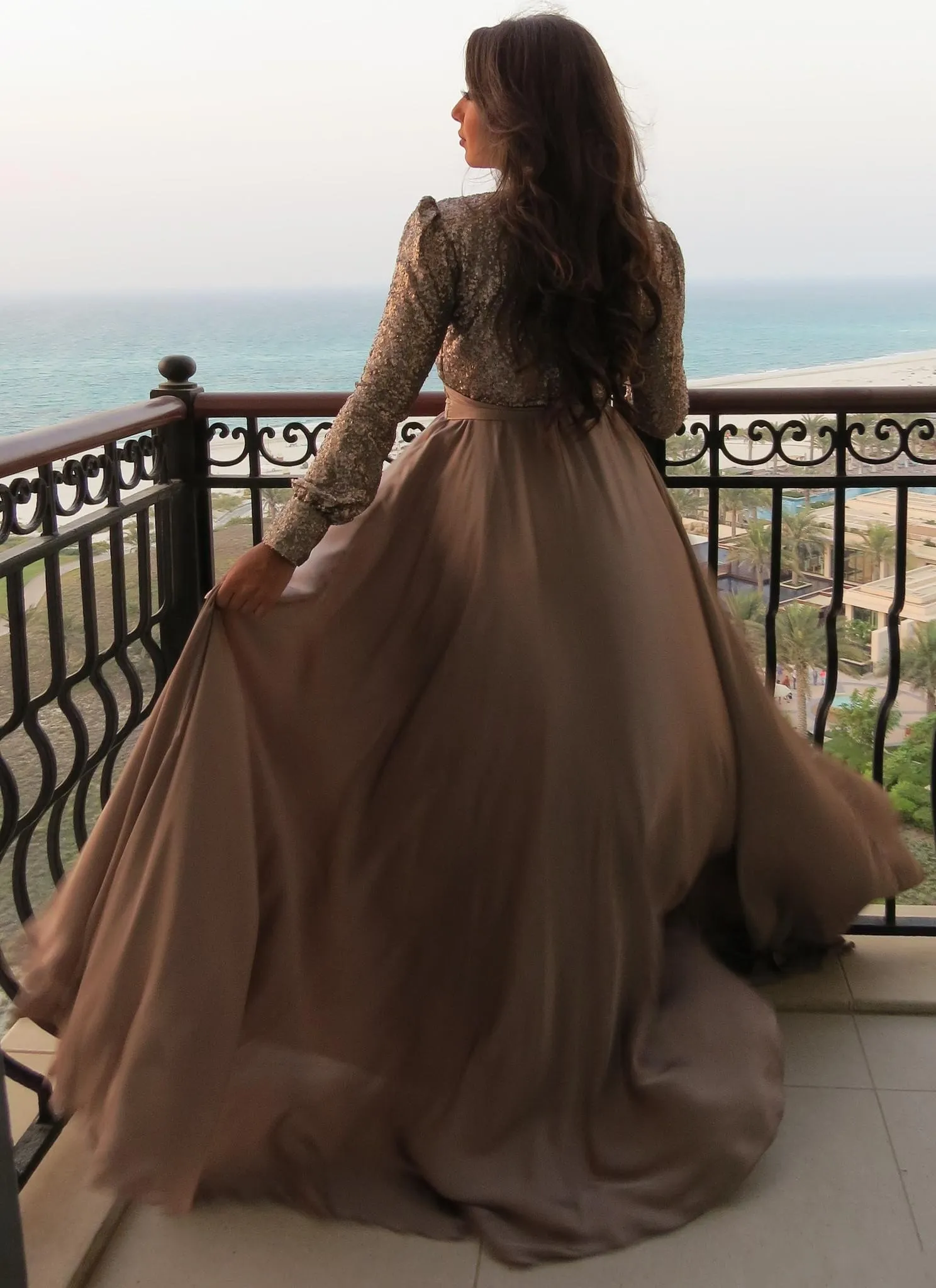 Muslimskvinnor kändis kvällsklänningar Sequin Topp Sequin Abaya i Dubai Arabiska Kaftan Long Prom-kappor med långa ärmar