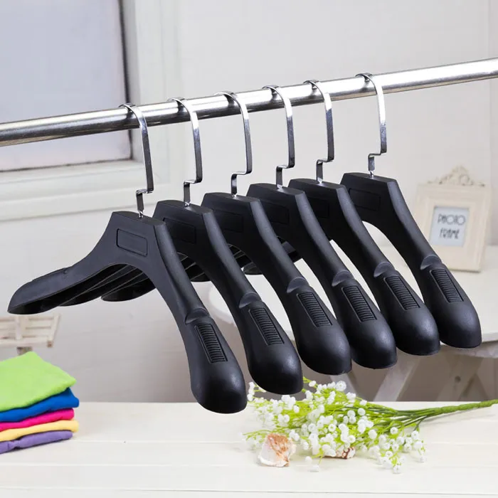 2016 Nieuwe luxe dikke zwarte plastic hanger voor jassen kledingstuk, antislip, man's stijl hangers racks gratis verzending