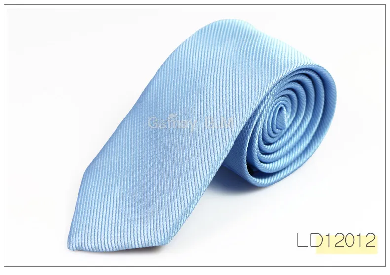 Cravate à rayures 145 * 6cm 22 couleurs Flèche professionnelle Cravate de couleur unie Cravate pour hommes pour la fête des pères Cravate d'affaires pour hommes Cadeau de Noël
