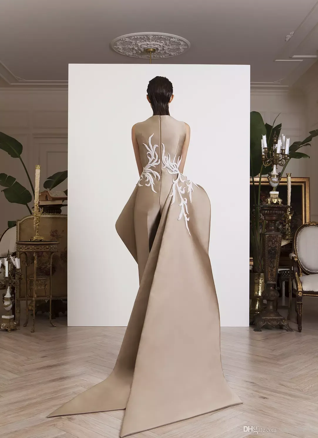 Moda Krikor Jabotian Prom Dresses Jumpsuits Bateau Neck Vestido de noche con Peplums Dress Sleeveless Party3514403