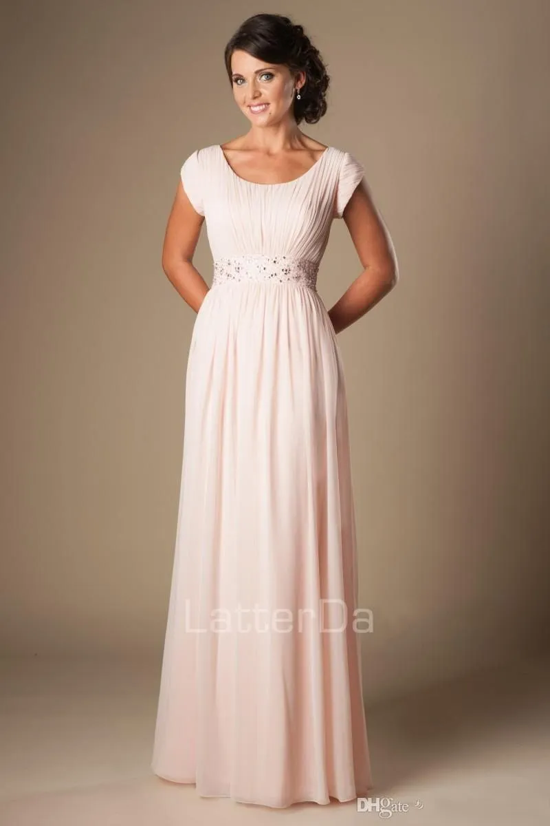 Blushing rosa lång formell full längd Modest Chiffong Beach Evening Bridesmaid Klänningar med Cap Sleeves Beaded Ruched Bridesmaids Dresses