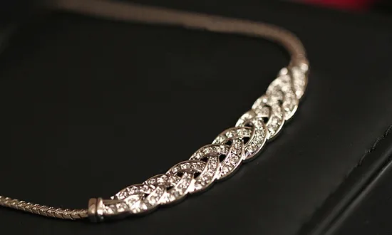 Venta al por mayor-Nueva moda goldsilver Rhinestone collares para mujeres 2015 declaración collar de gargantilla de metal Colgantes collar joyería vintage