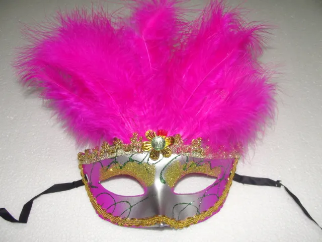 10 pz/lotto Mezza Facce Maschera Veneziana con 11 bellissime piume Mardi Gras Masquerade Halloween Costume Party MASCHERE