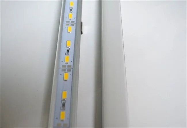 5630 LED BAR U GROOVE LIGHTS 50CM مقاوم للماء 36leds LED Strip Strip DC 12V LED Strips Hard Cover8636701