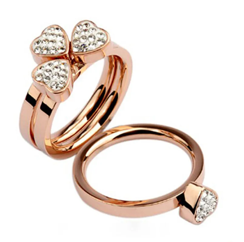 Bijoux en acier titane Trois types réunissant Quatre fleurs Ensemble tarière en acier titane bague en or rose taille 6,7,8,9 Bague de couple