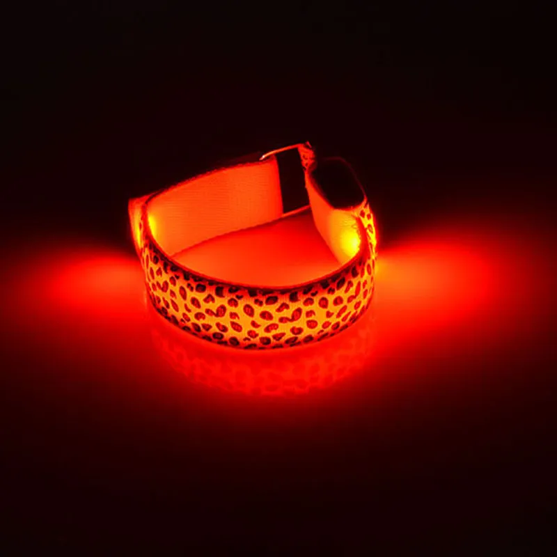 Bracciale con cinturino da polso leopardato LED Luce riflettente Brillante Flash Glowing Bracciale luminoso Bracciali da polso Vacanza in bicicletta luce LZ0496