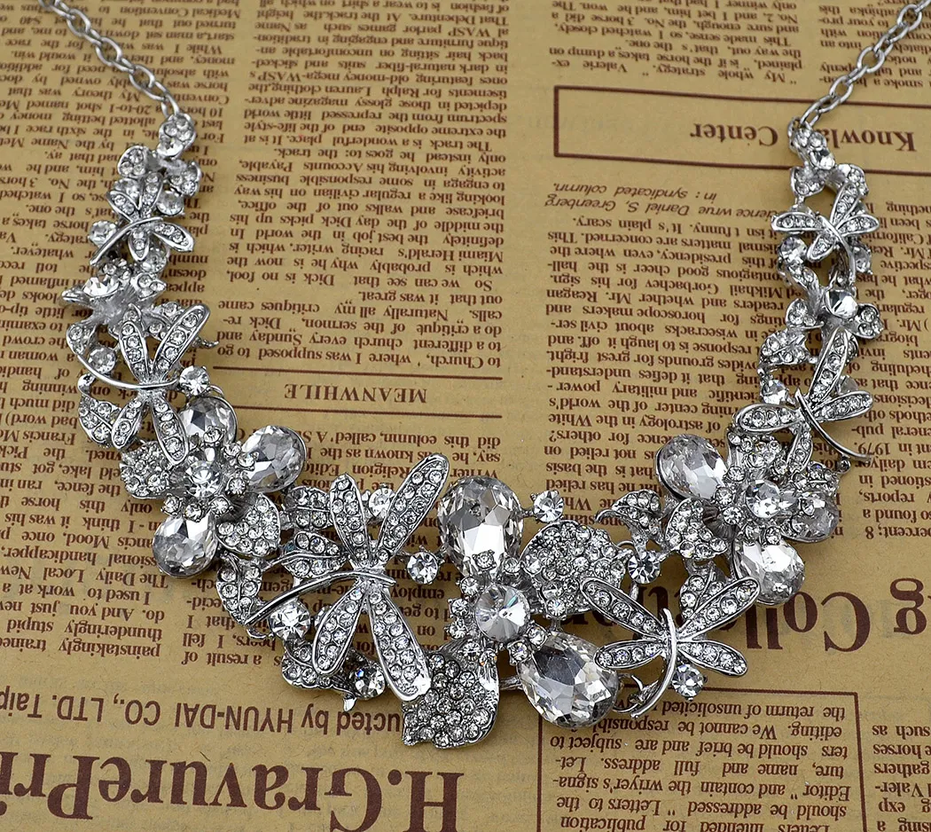 Fashion-koreanische Art-Silber-Kette Bunte Charm Strass Schöne Blume Dragonfly Bib Statement Halskette und Ohrringe Set Frauen Schmuck