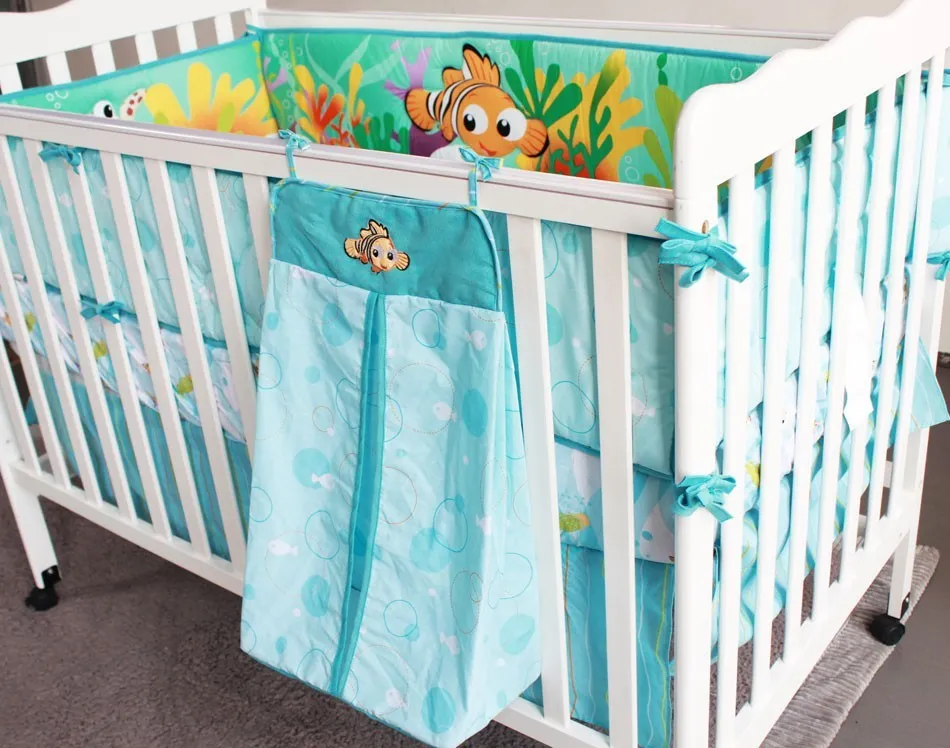 Set di biancheria da letto bambini da 8 pezzi Ricamo in puro cotone Carattere 3D Animali marini Set di biancheria da letto culla Contiene trapunta bambini Letto intorno ecc