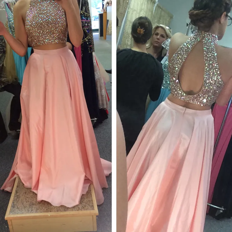 Hot koop twee stukken jurken blozen roze prom dress kleurrijke kristallen crop top met uitgesneden open rug hoge nek halter goedkoop