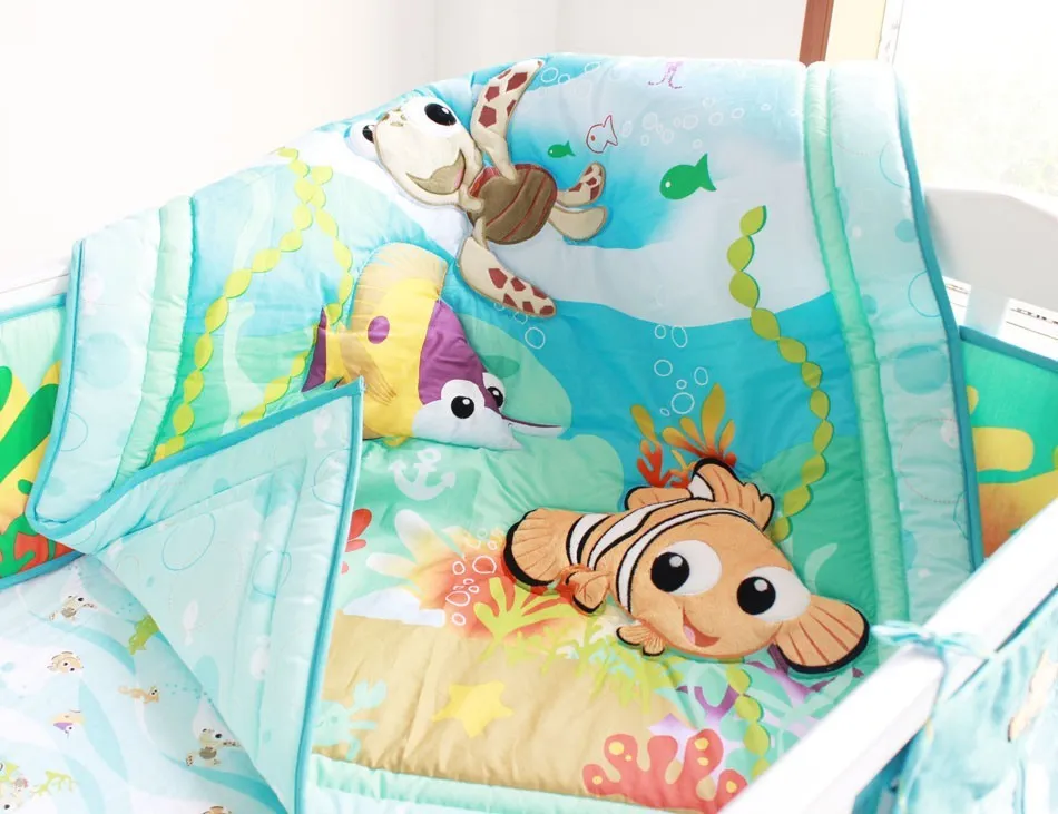 Set di biancheria da letto bambini da 8 pezzi Ricamo in puro cotone Carattere 3D Animali marini Set di biancheria da letto culla Contiene trapunta bambini Letto intorno ecc