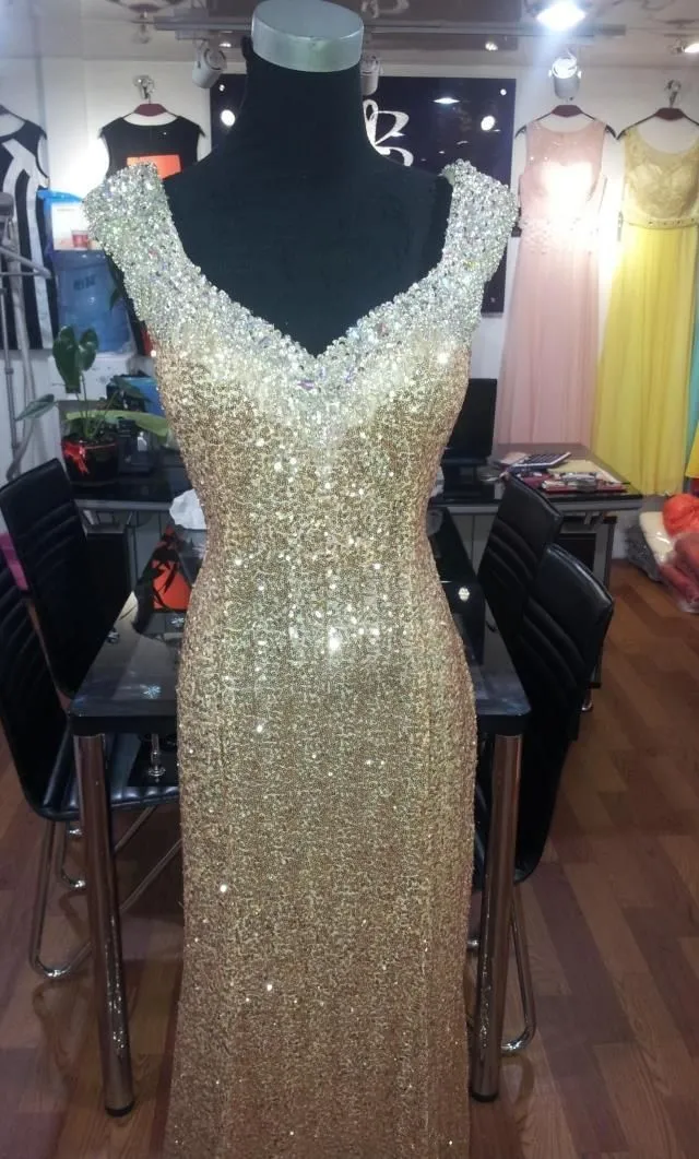 Eleganckie złote cekiny Celebrity Sukienki Sparkly Zroszony Kołnierz Długie Formalne Suknie Wieczorowe Suknie Recepcja Red Dywan Suknie Bankiet Suknie