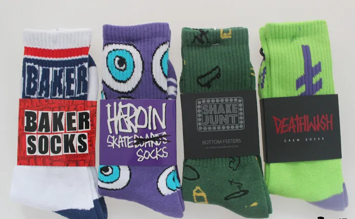 성격 Harajuku Terry Socks Stockings 패션 남성 여성 스포츠 양말 속옷 축구 양말 화려한 선물